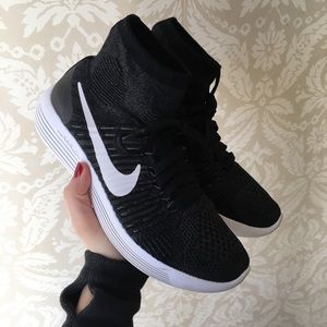 Nike Lunarepic Flyknit Shoes